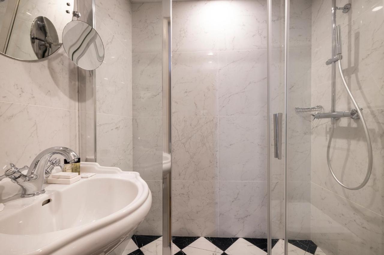 Hotel Du Champ De Mars Париж Екстериор снимка